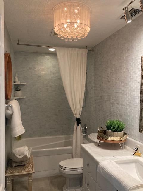 250 S Ocean Boulevard Unit: 272