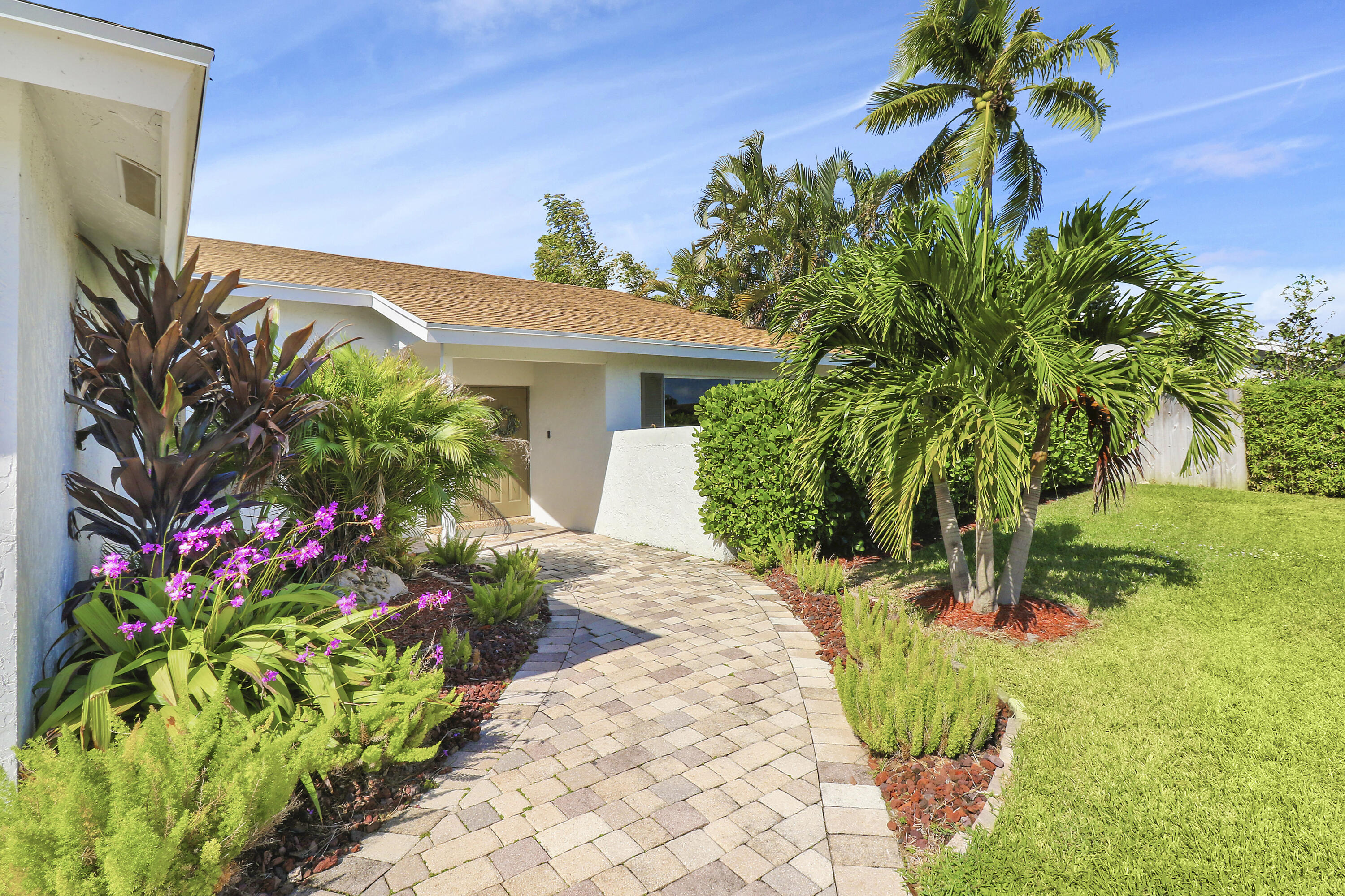 17723 Foxglove Lane