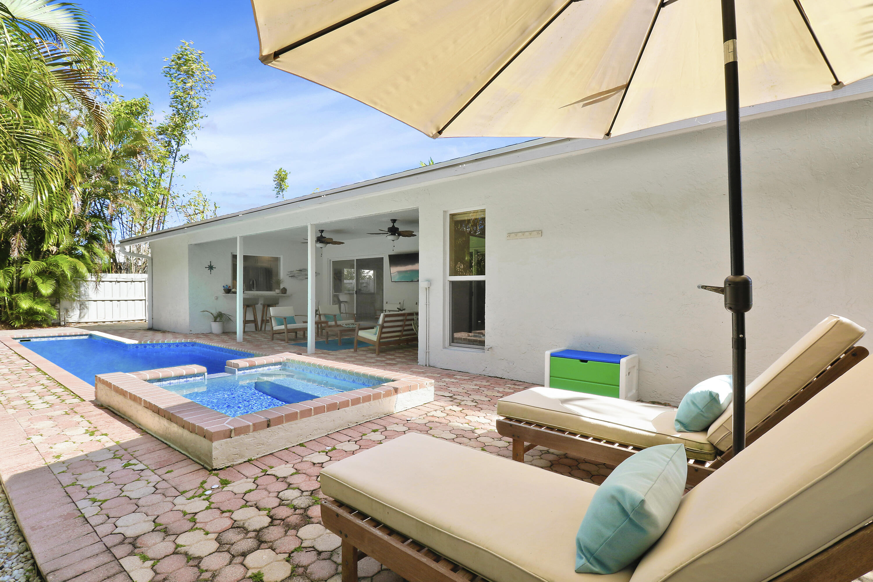 17723 Foxglove Lane