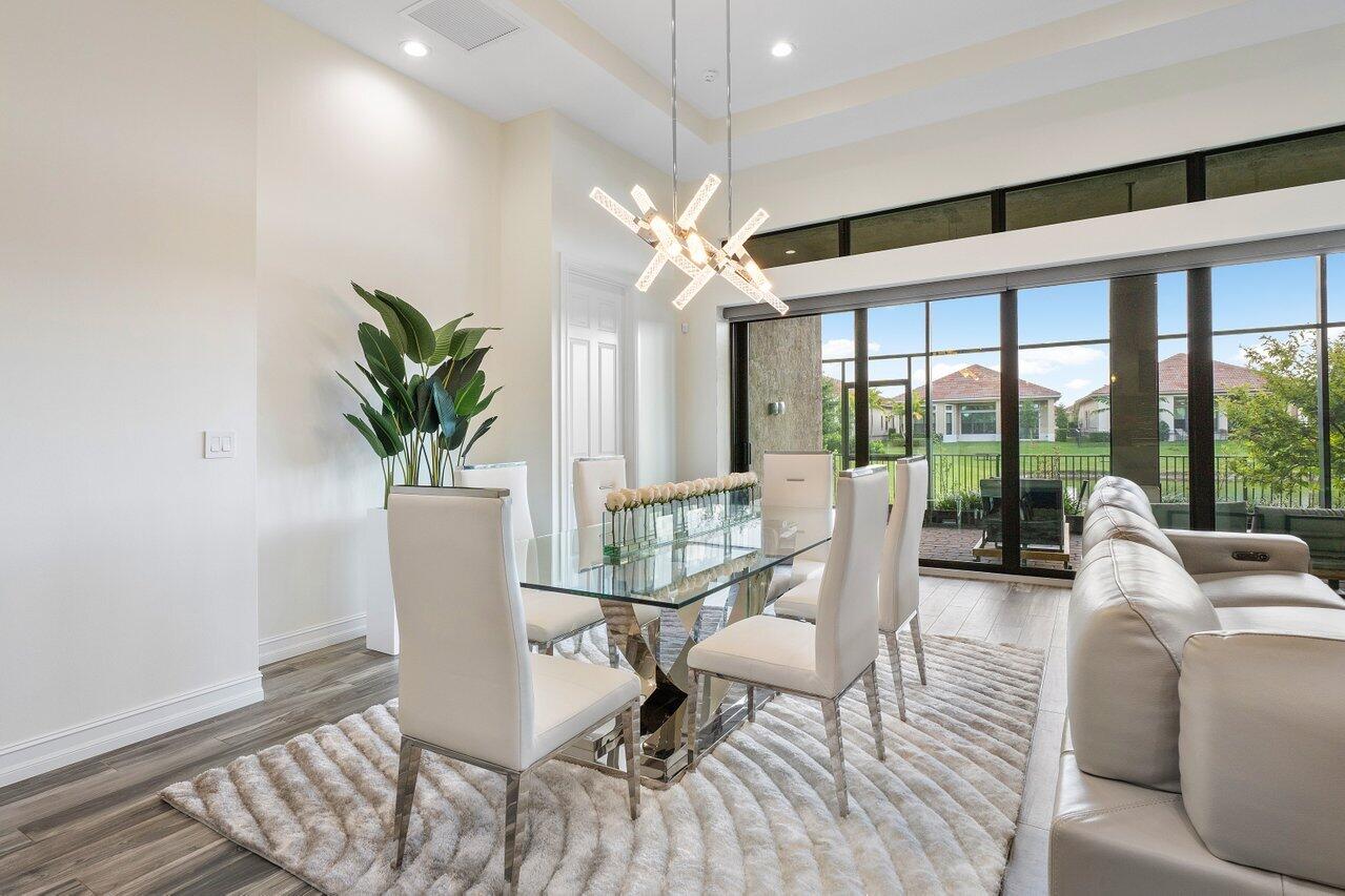 11792 Leon Circle N