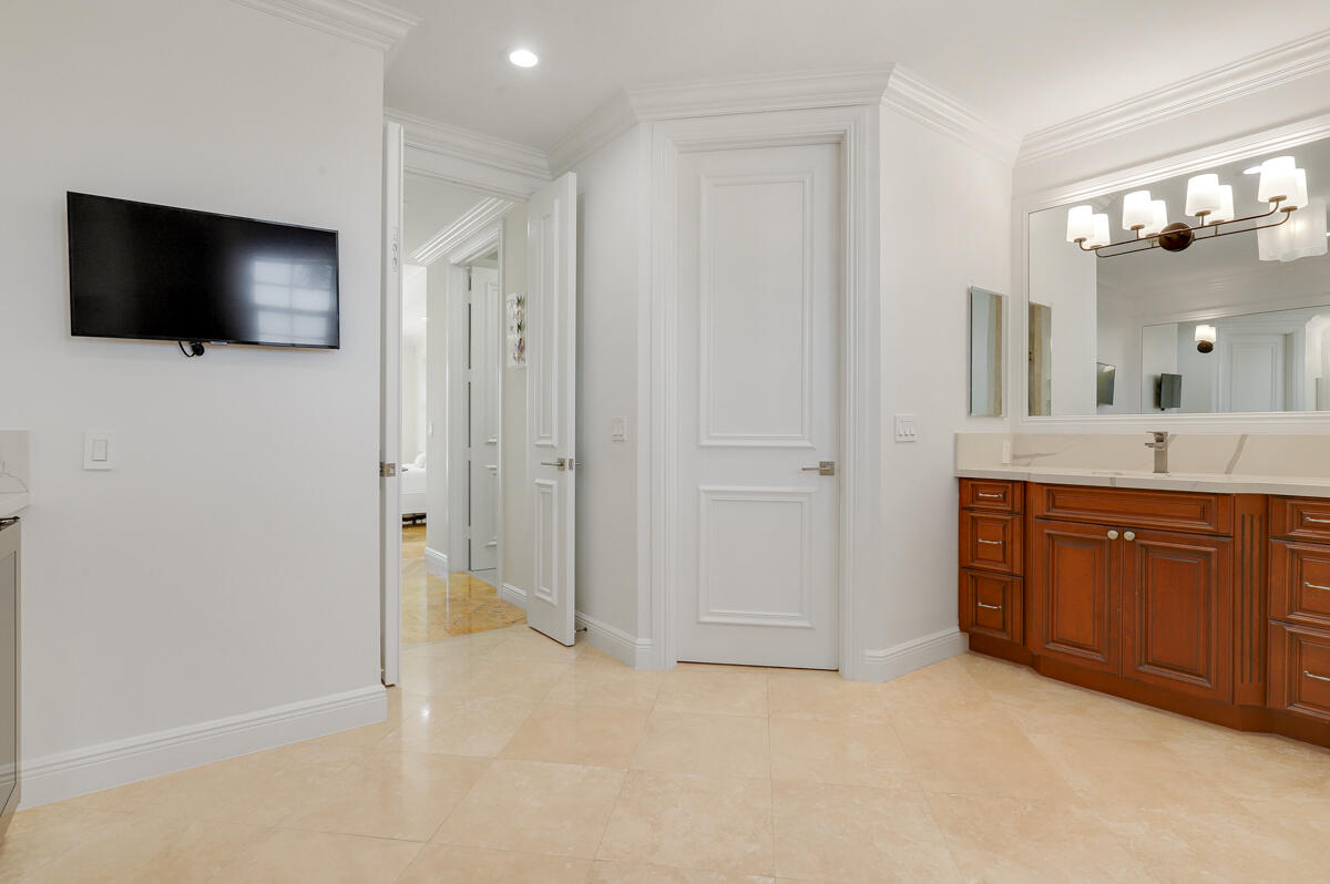 8050 Fairway Trail