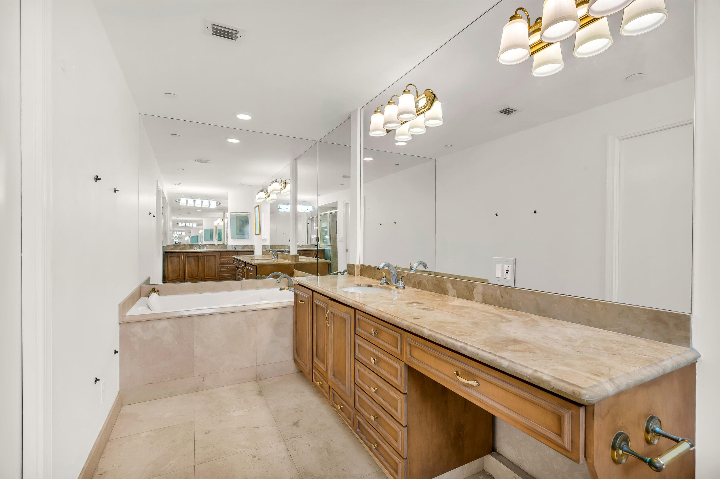 300 SE 5th Avenue Unit: 4160