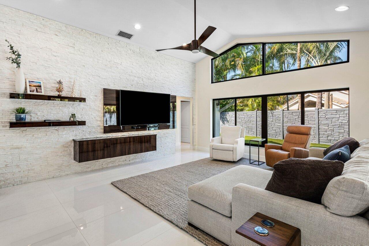 10791 Avenida Santa Ana