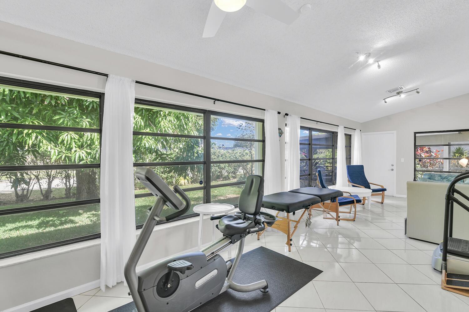 6335 Hitchin Post Way