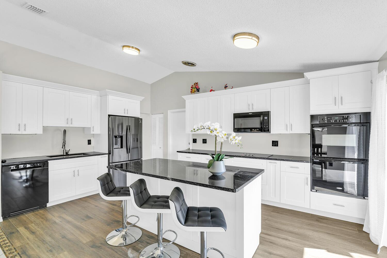 6335 Hitchin Post Way