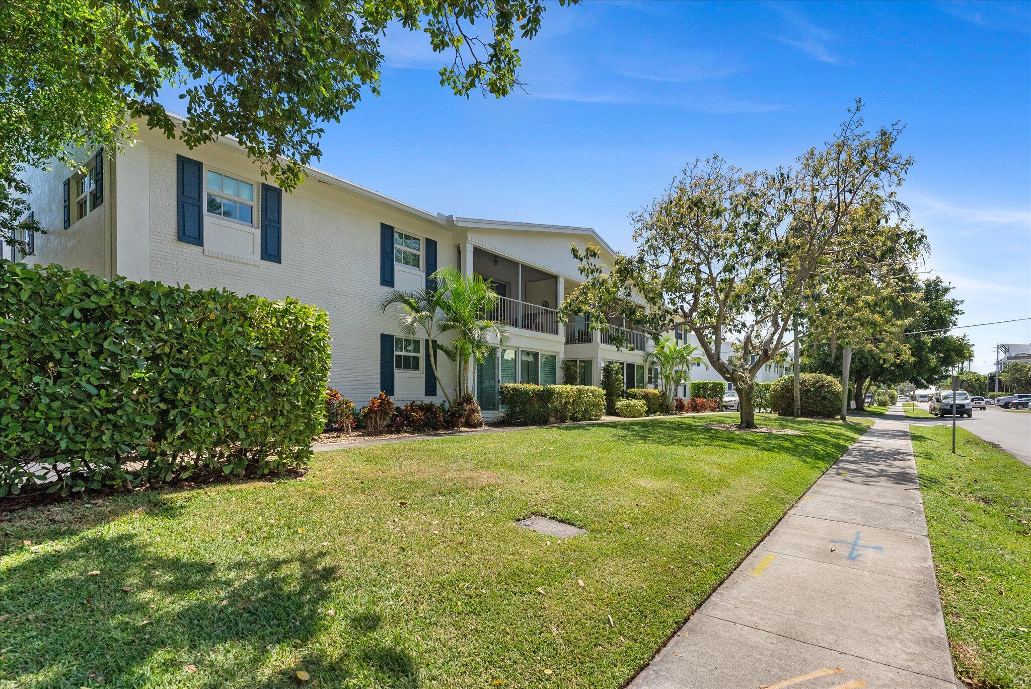 301 Venetian Drive 13