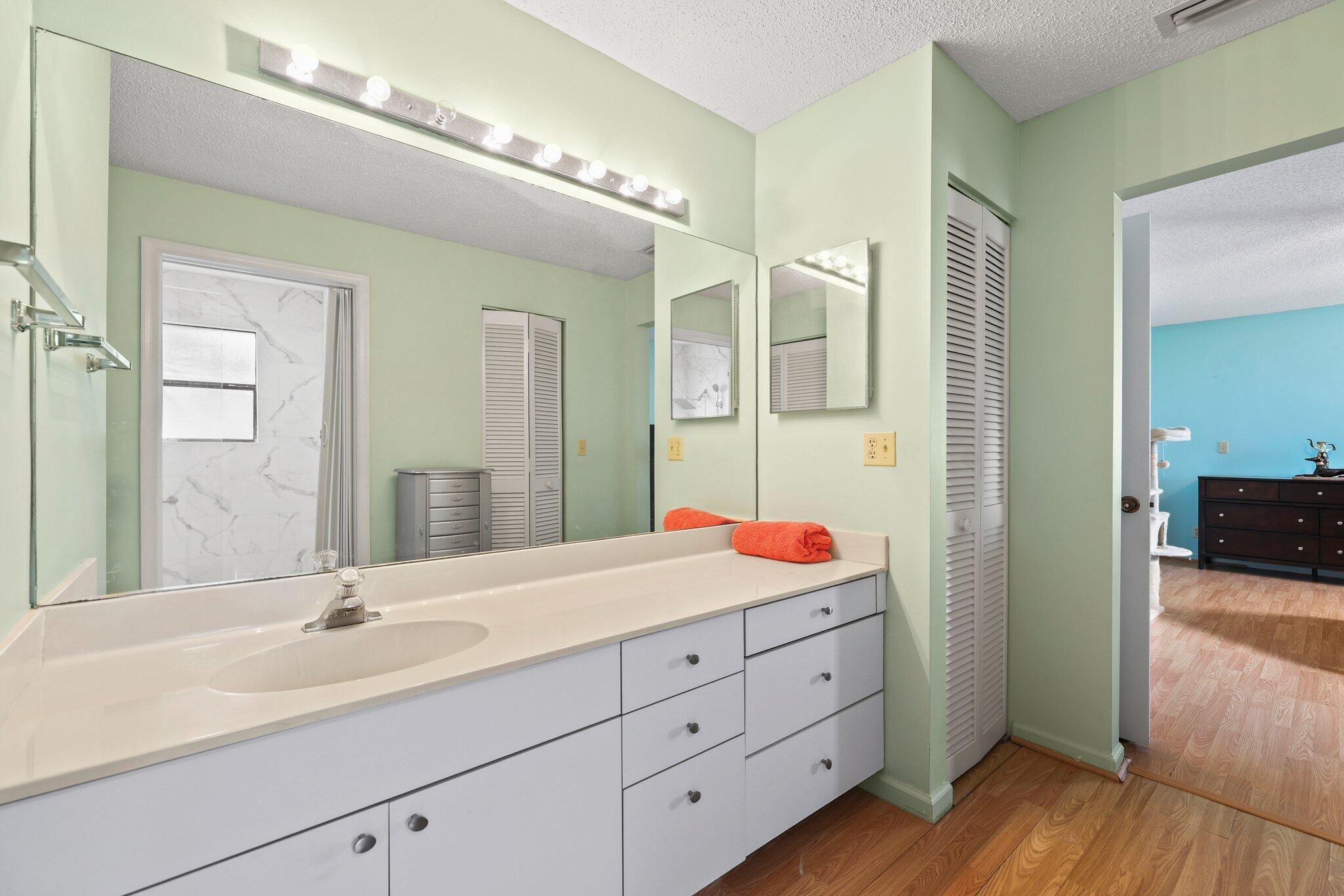 1235 NW 19th Terrace