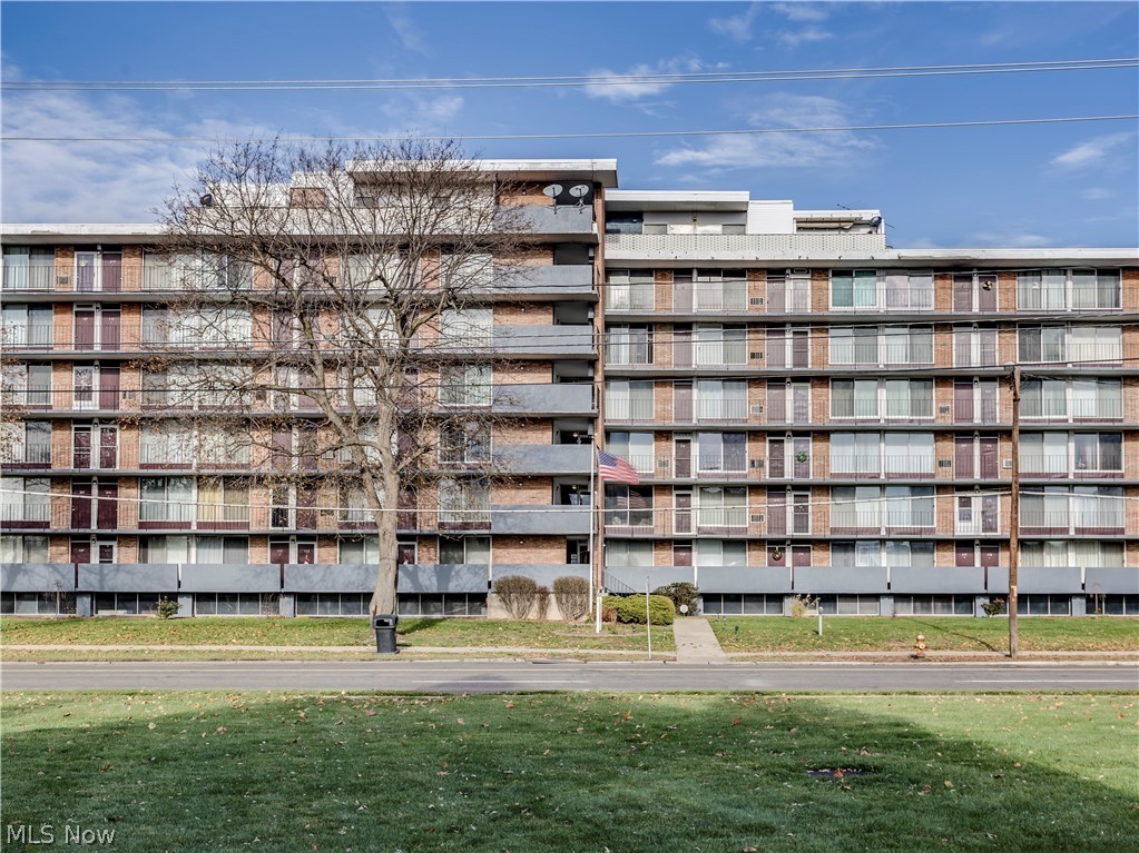 2331 E Market Street Unit: 209