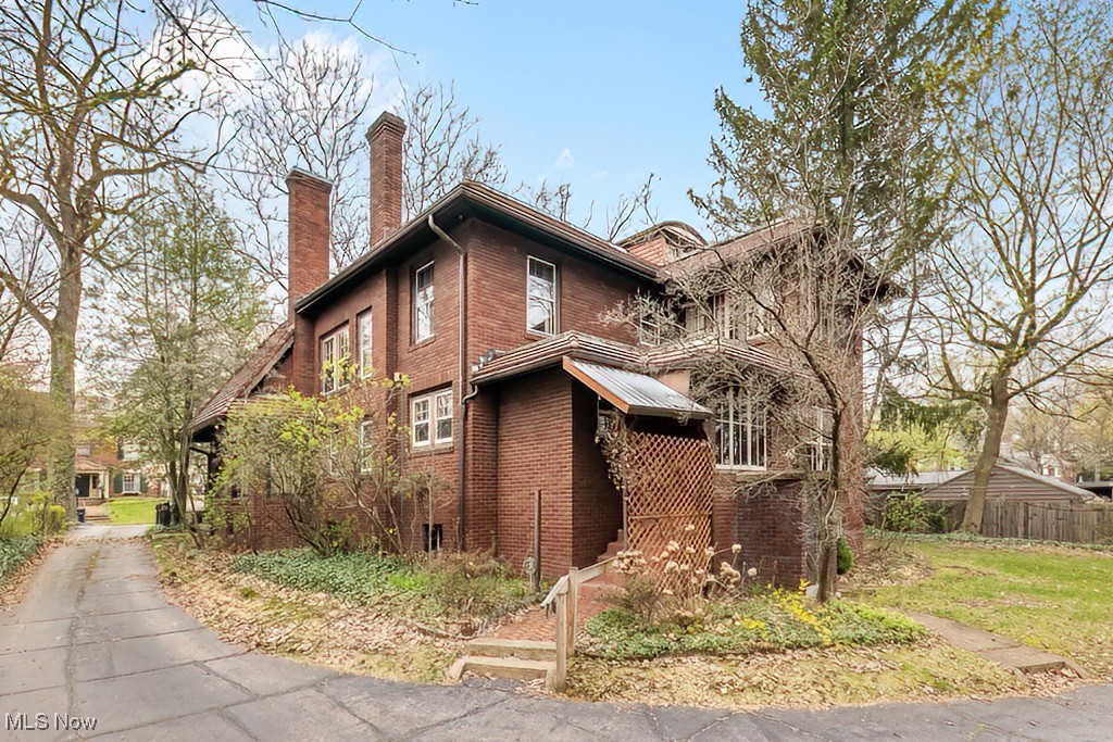 245 Merriman Road