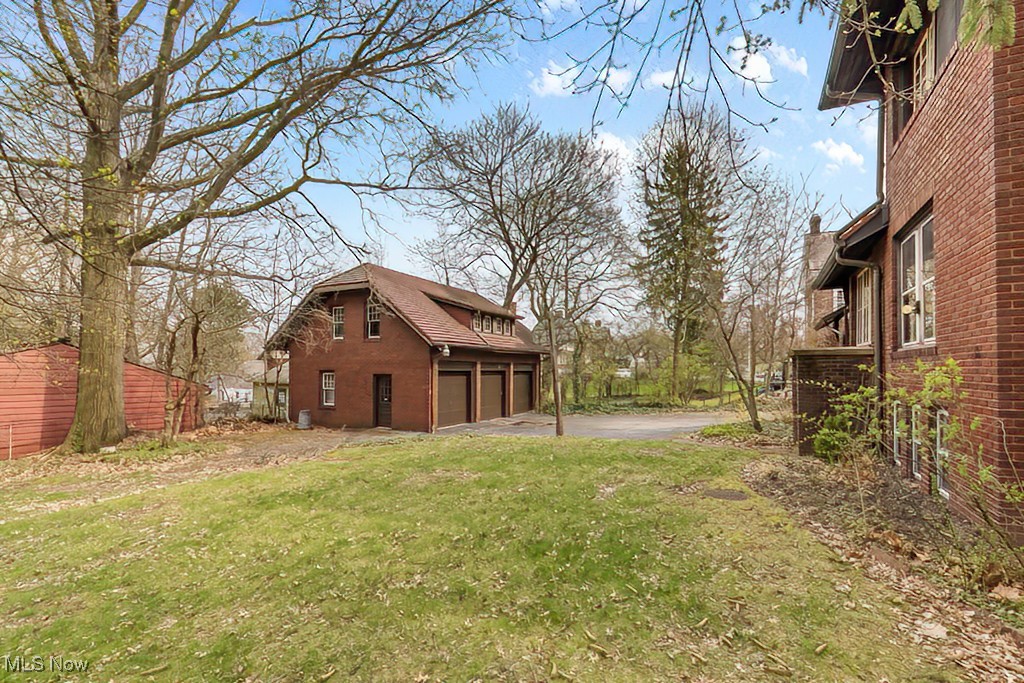 245 Merriman Road
