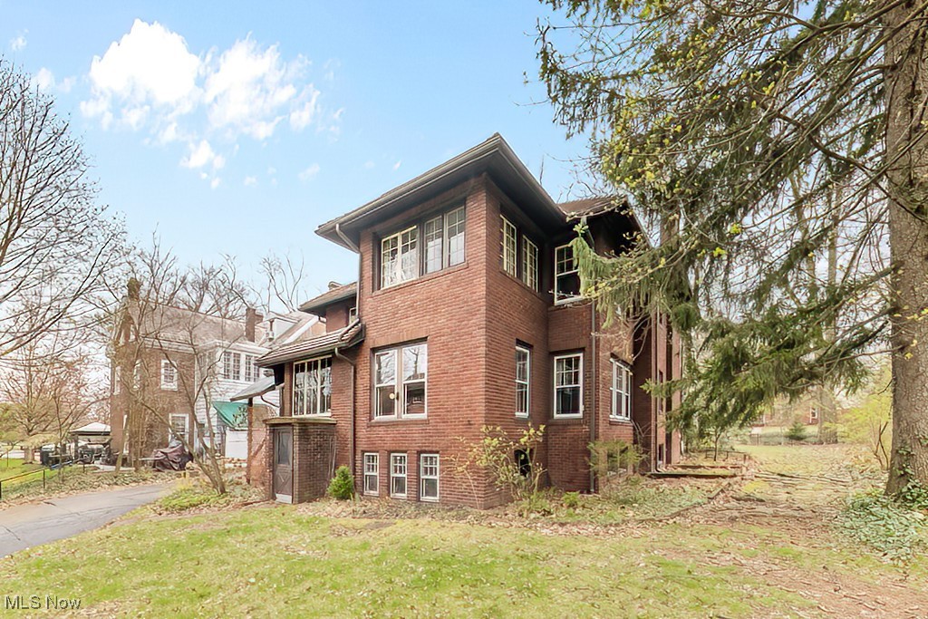245 Merriman Road