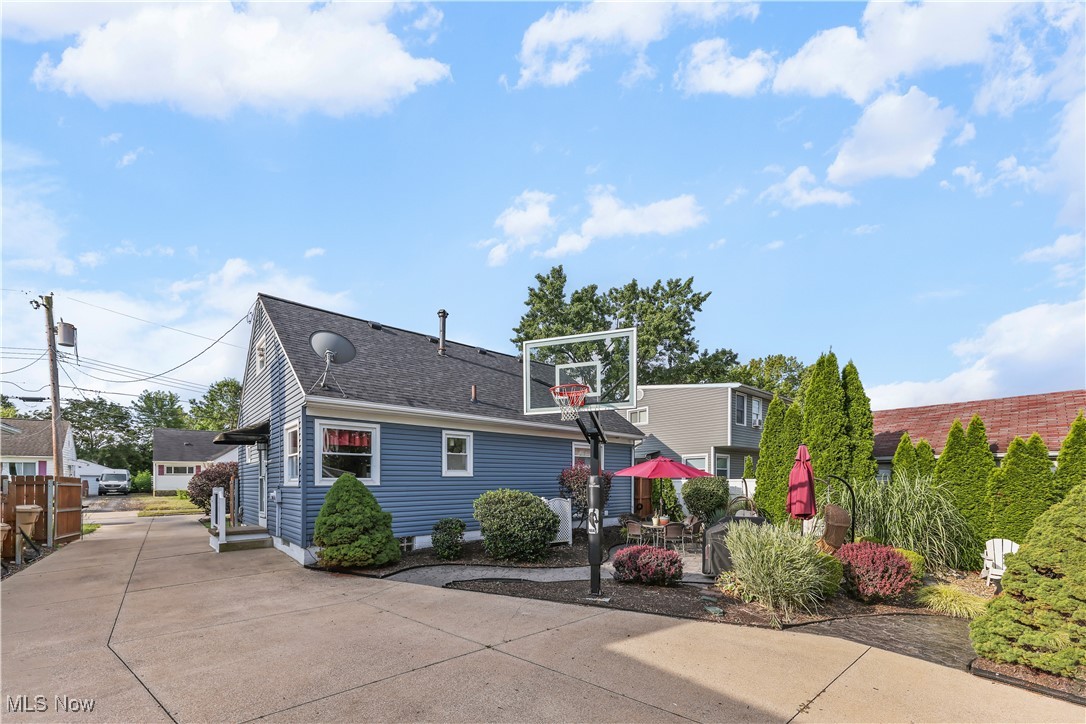223 Lehigh Avenue