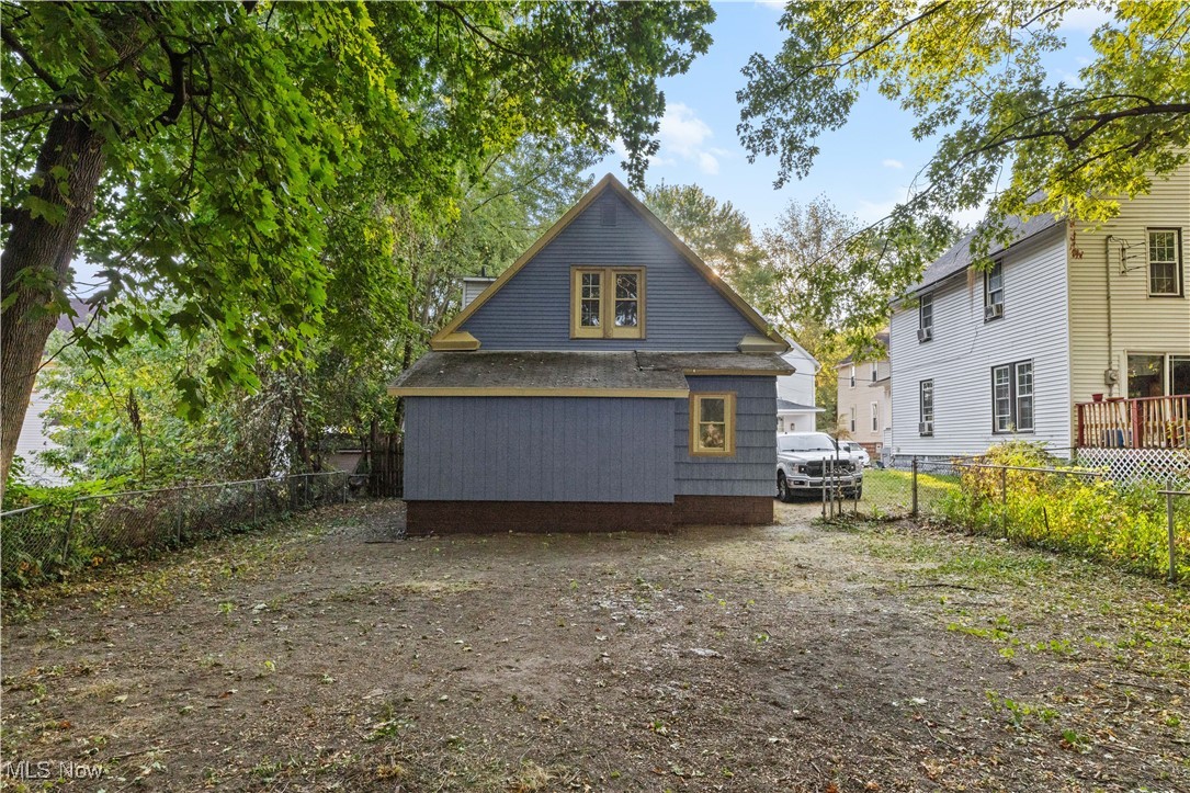 374 Gibbs Place