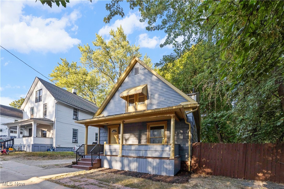 374 Gibbs Place