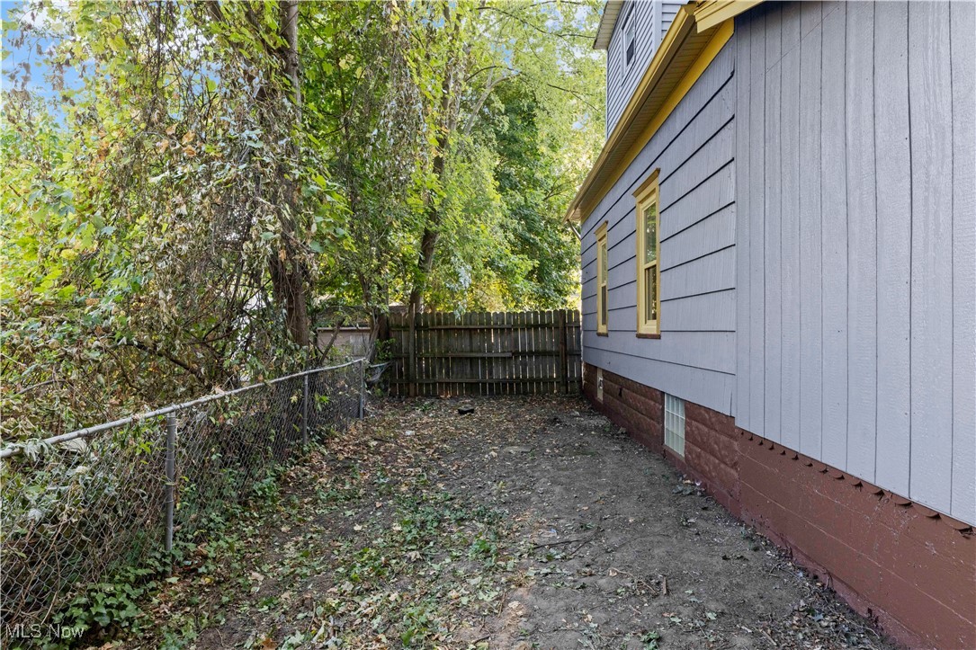 374 Gibbs Place