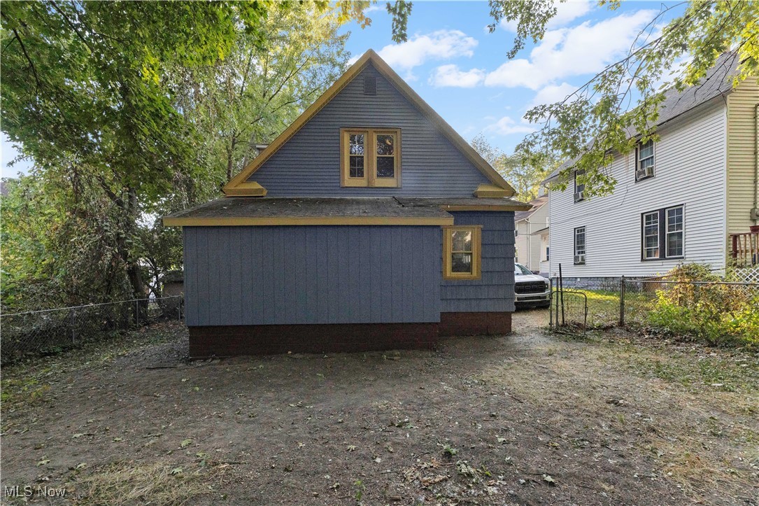 374 Gibbs Place