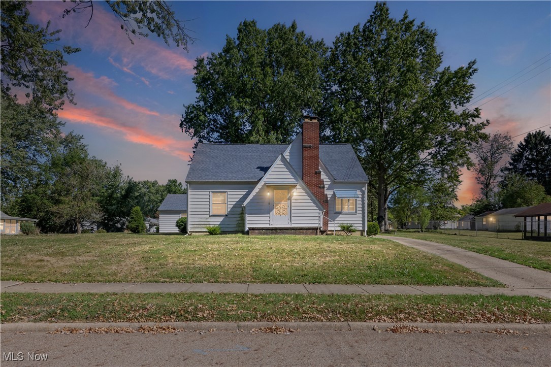 787 Shoshone Avenue