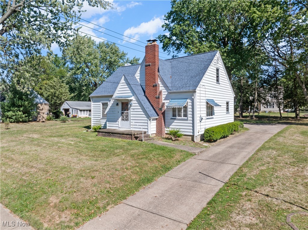 787 Shoshone Avenue