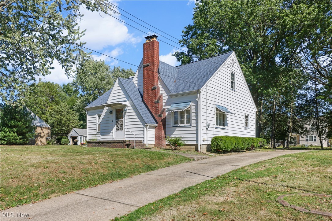 787 Shoshone Avenue