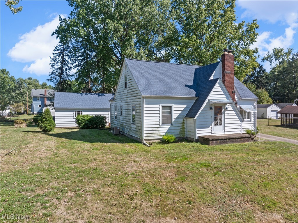 787 Shoshone Avenue