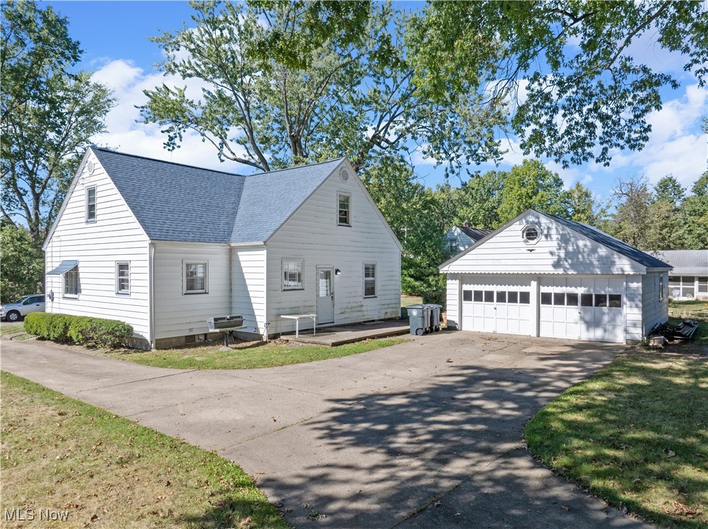 787 Shoshone Avenue