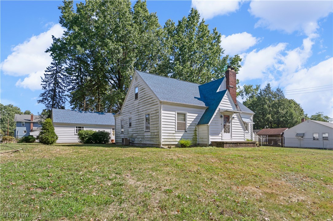 787 Shoshone Avenue