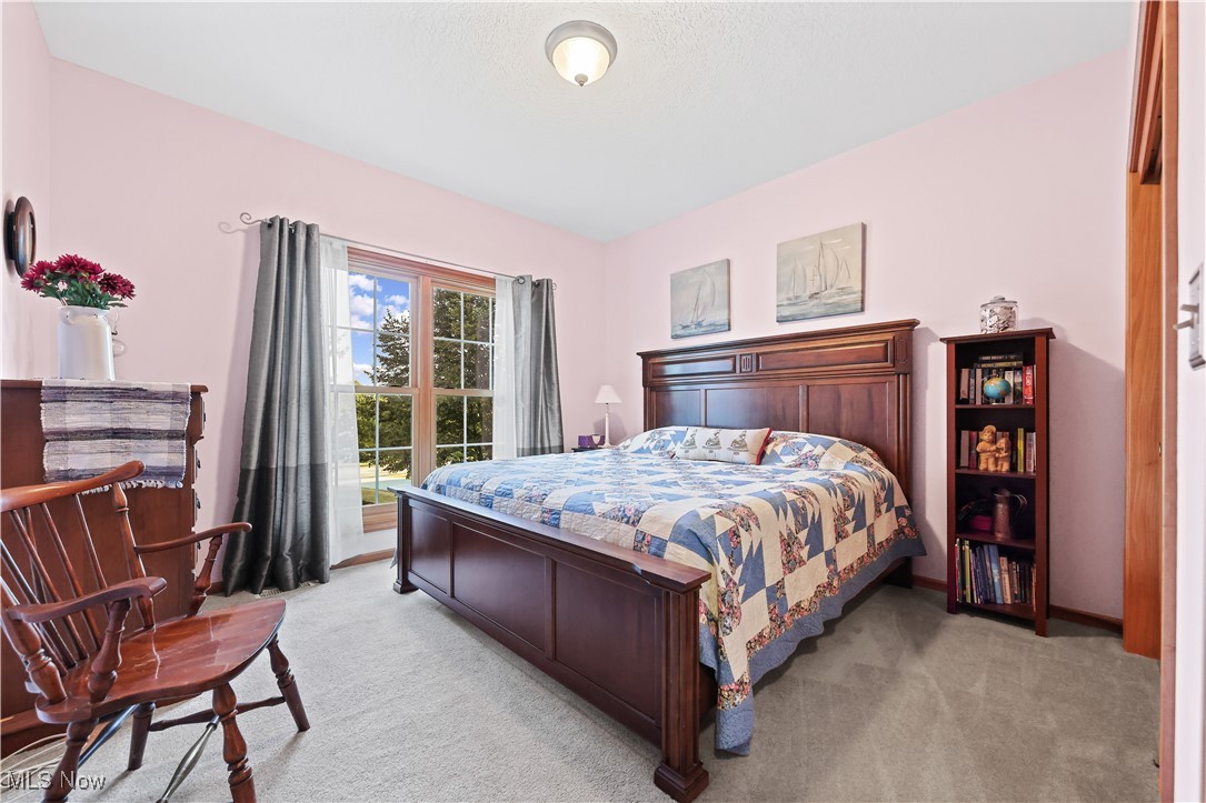 2011 E Swan Lake Circle