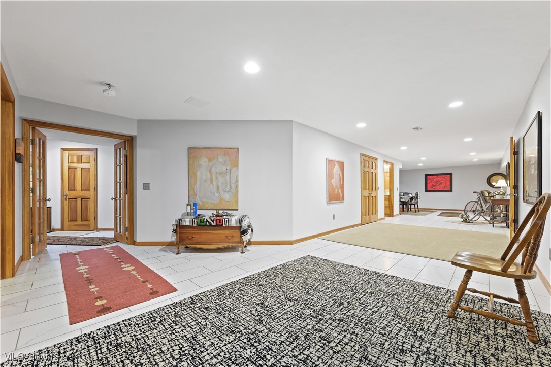 2011 E Swan Lake Circle