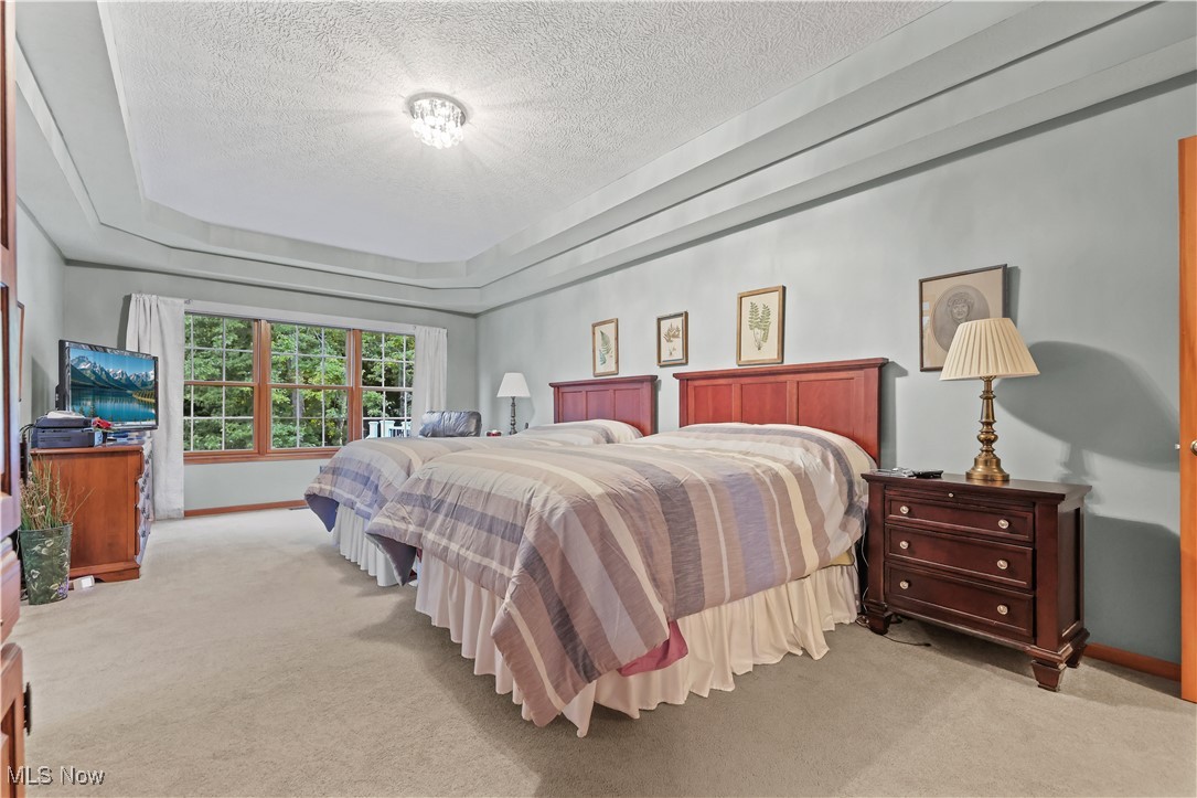 2011 E Swan Lake Circle