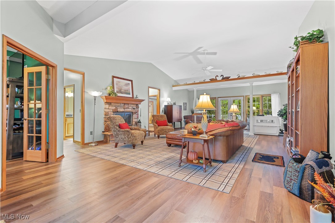 2011 E Swan Lake Circle