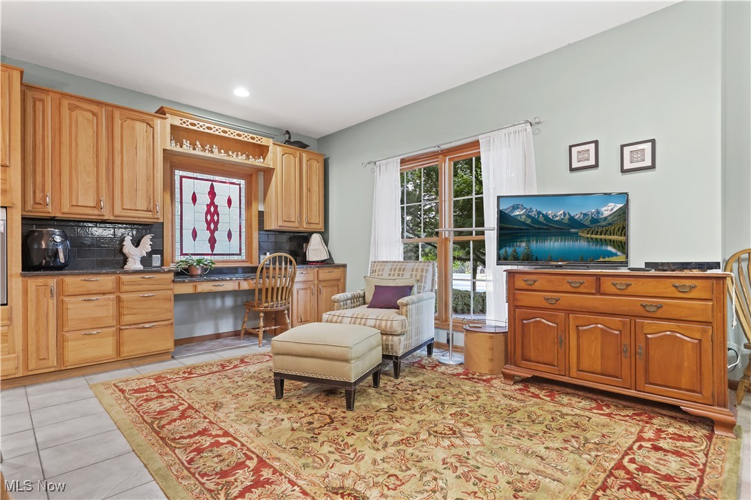 2011 E Swan Lake Circle