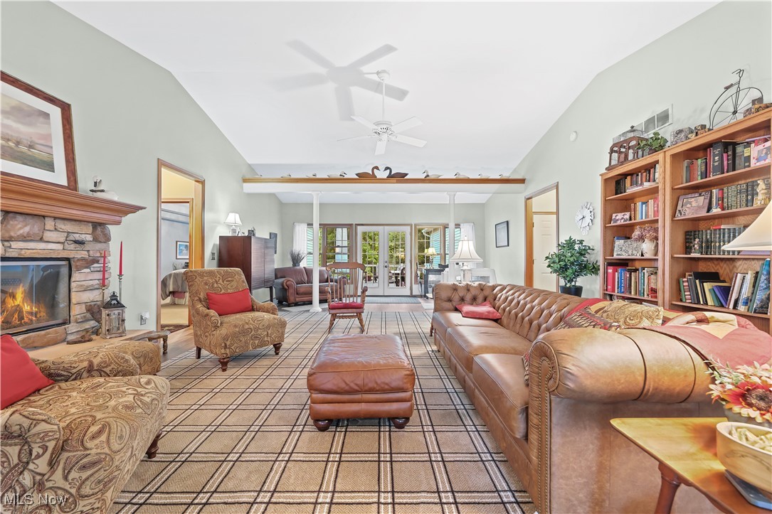 2011 E Swan Lake Circle