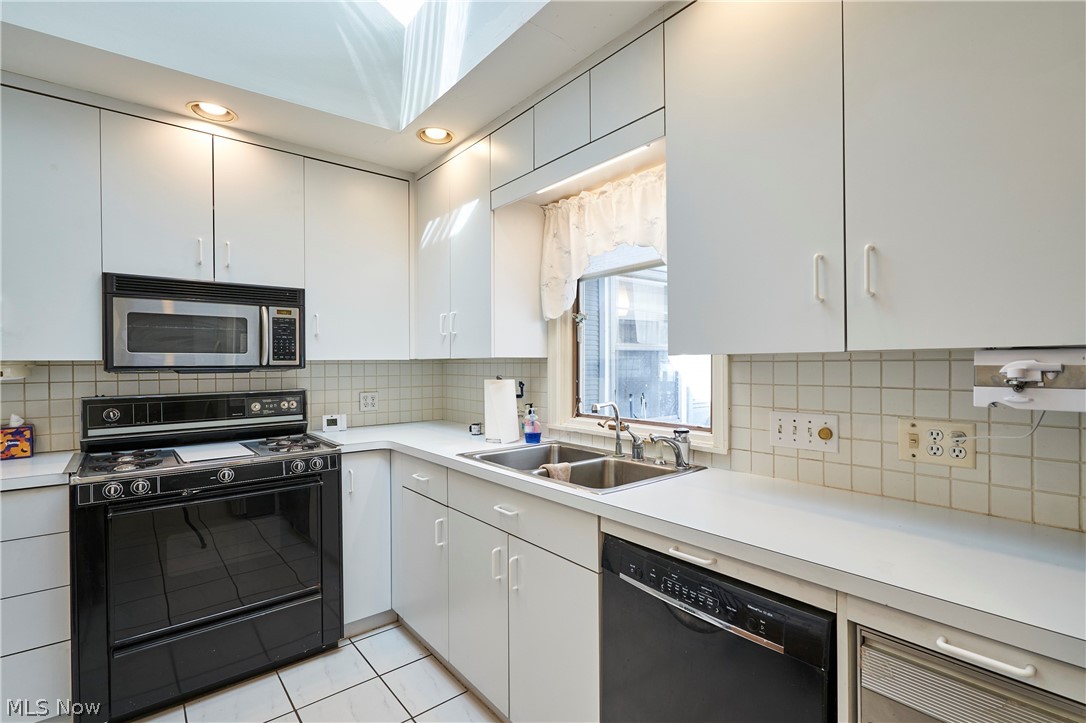 1605 Centerview Drive