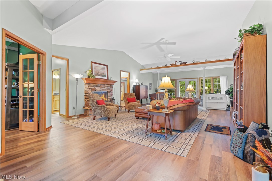 2011 E Swan Lake Circle