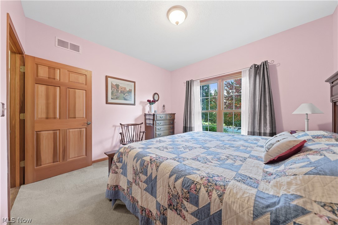 2011 E Swan Lake Circle