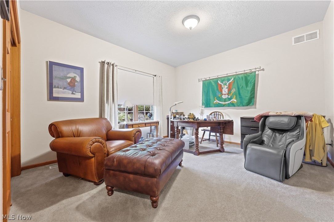 2011 E Swan Lake Circle