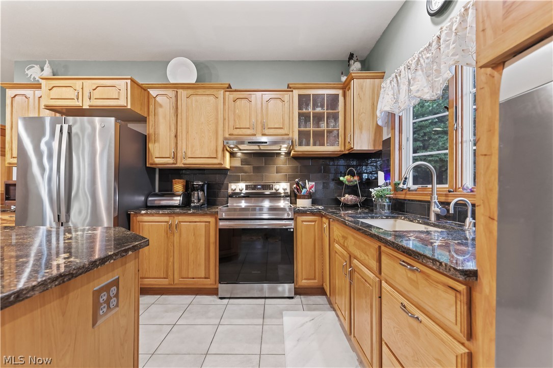 2011 E Swan Lake Circle