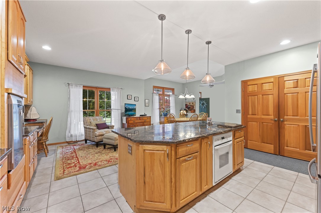 2011 E Swan Lake Circle