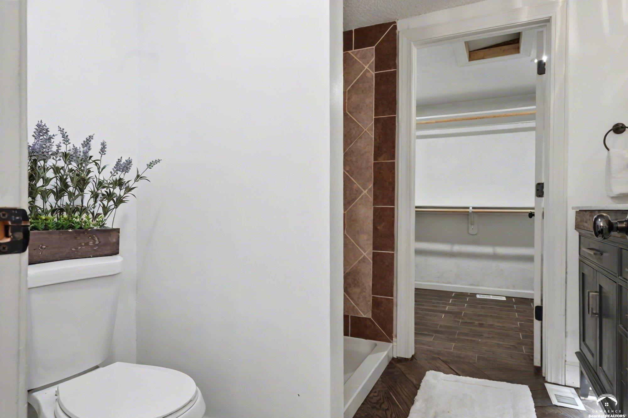 8430 Kickapoo Street