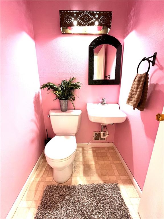 255 N Michigan Street Unit: 22