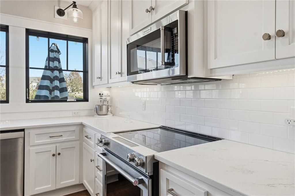 1210 Signal Lake Court