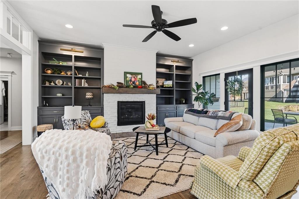 1210 Signal Lake Court