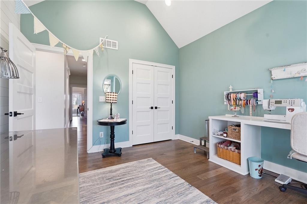 1210 Signal Lake Court