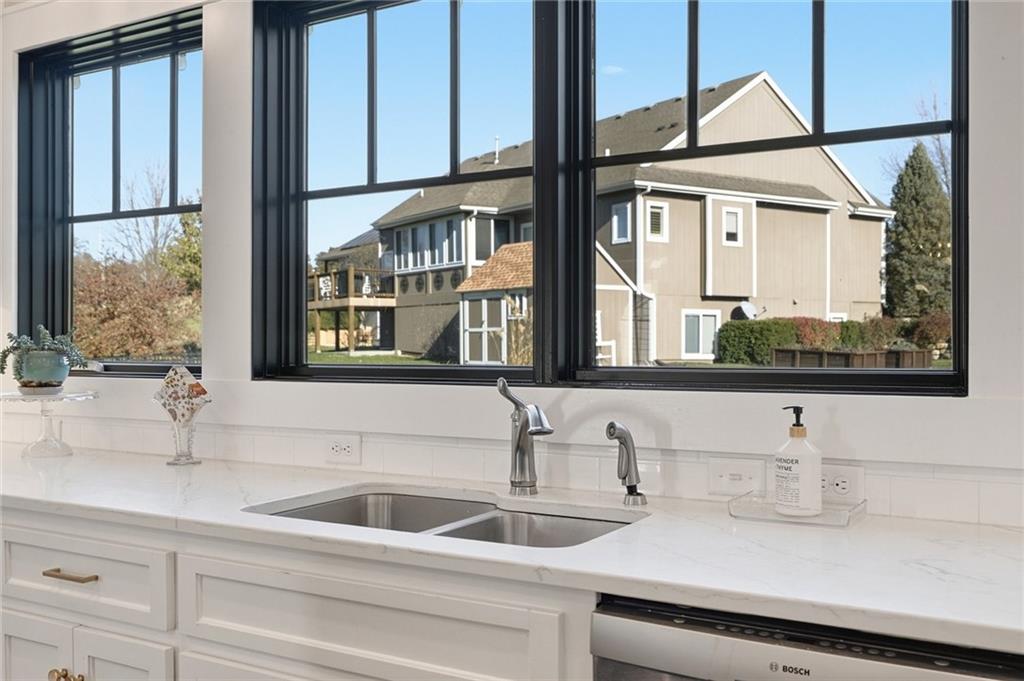 1210 Signal Lake Court