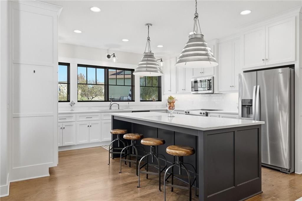 1210 Signal Lake Court