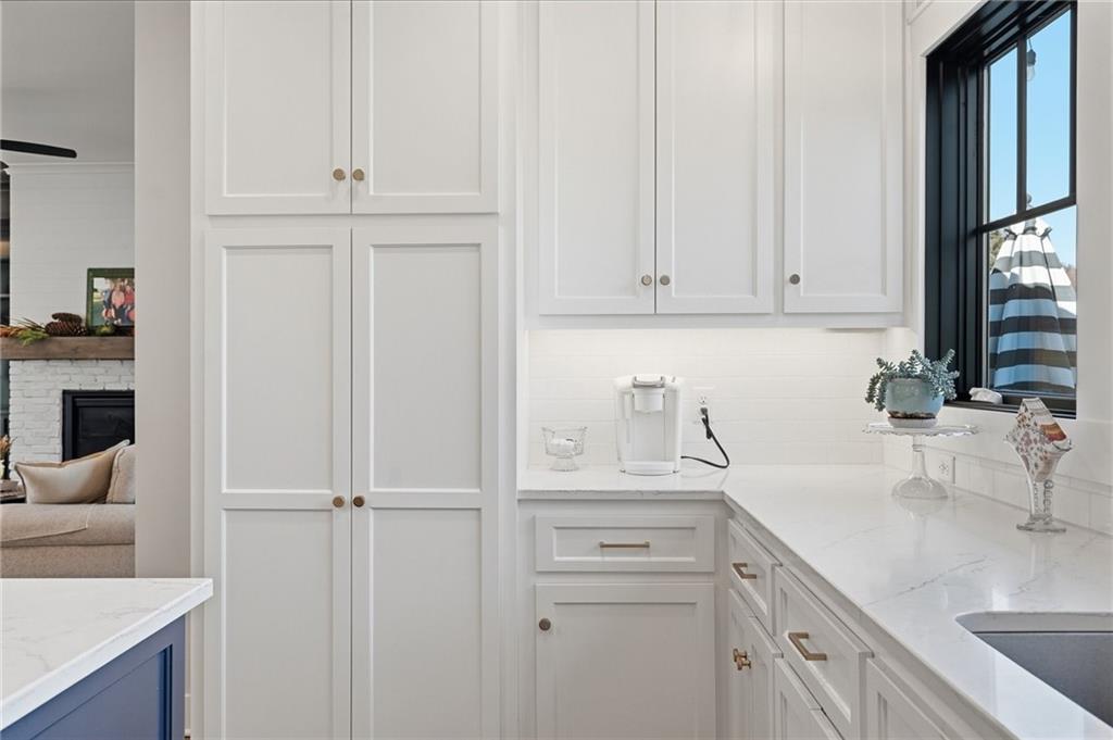 1210 Signal Lake Court