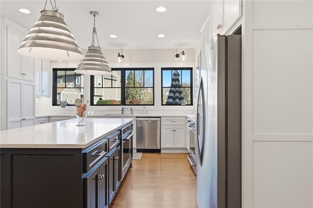 1210 Signal Lake Court