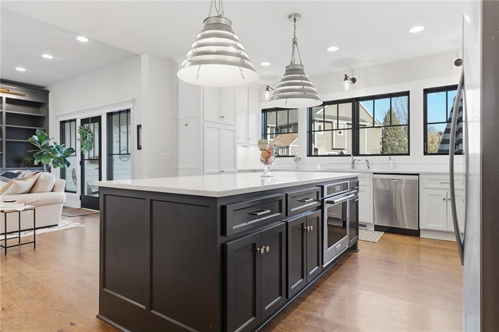 1210 Signal Lake Court