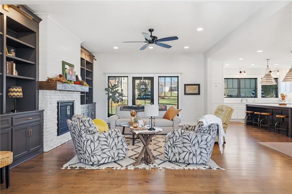 1210 Signal Lake Court