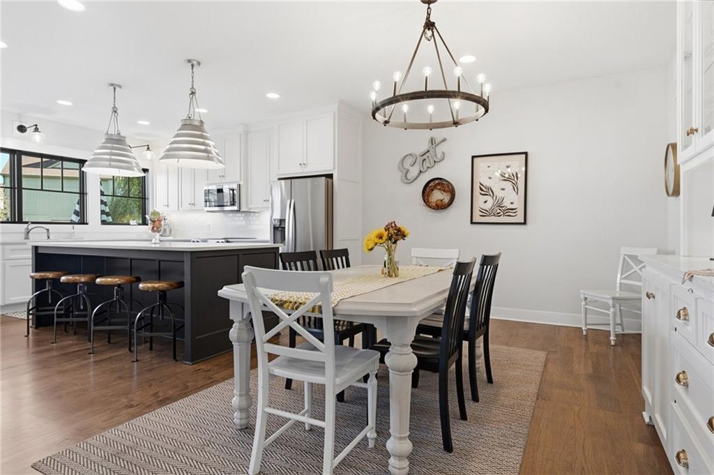 1210 Signal Lake Court